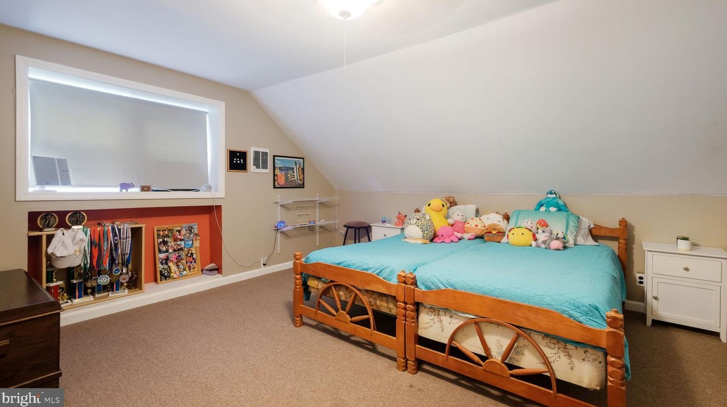 302 Scott Ln, Media PA 19086-6820 exterior