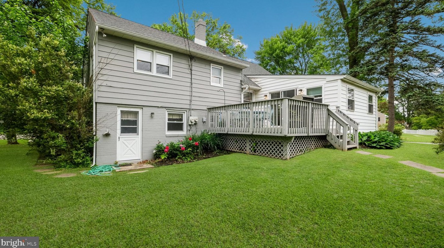 302 Scott Ln, Media PA 19086-6820 exterior