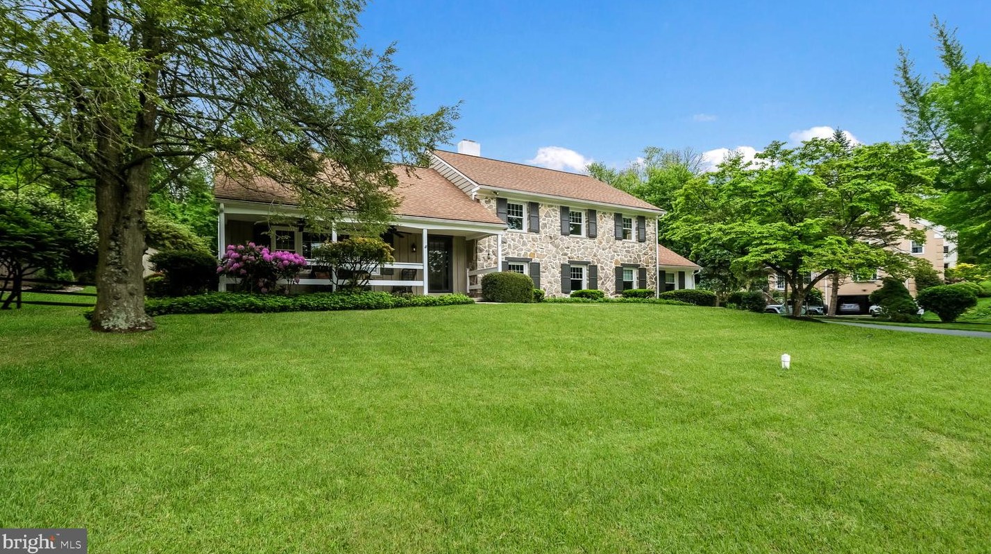 286 Ivy Ln, Glen Mills, PA 19342-1322