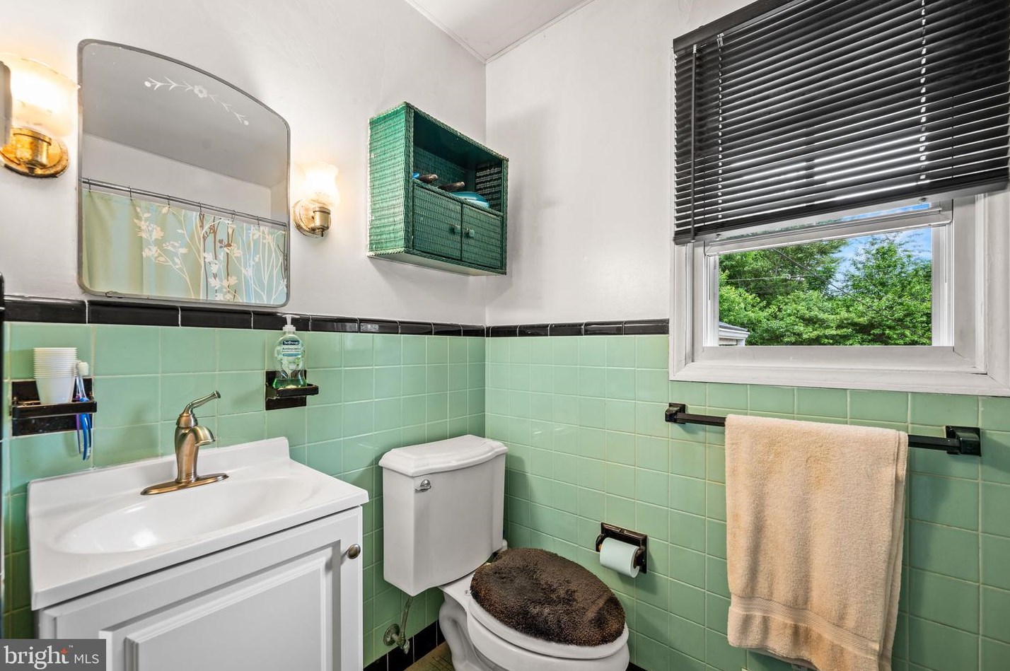 617 Patton Ave, Chester PA 19015-2630 exterior