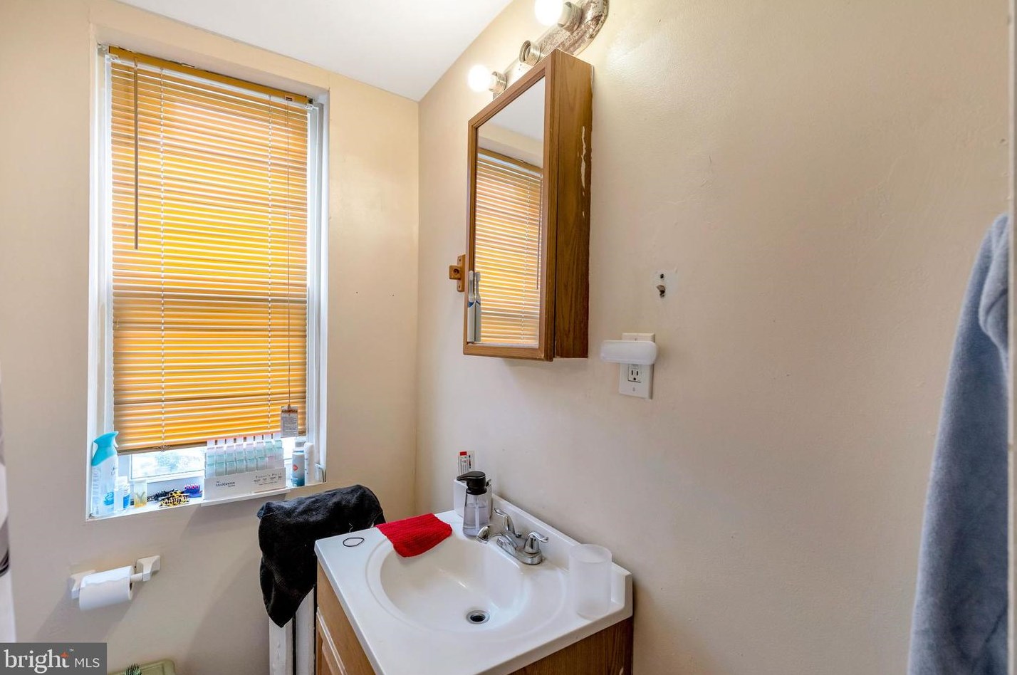 619 Littlecroft Rd, Upper Darby PA 19082-5227 exterior