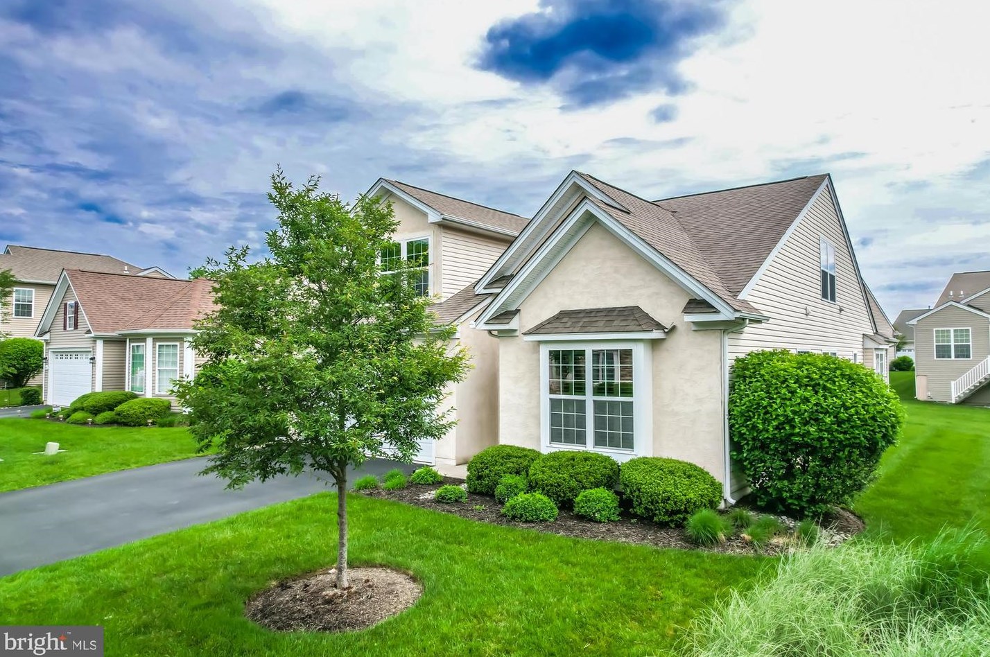 3438 Branch Ln, Boothwyn, PA 19060-6828