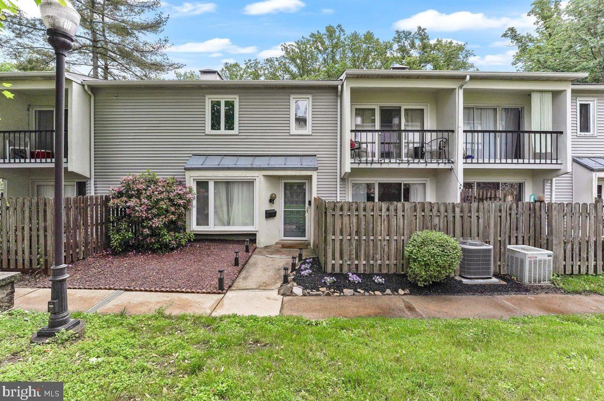 161 Kenilworth Cir, Newtown Square, PA 19073-2100