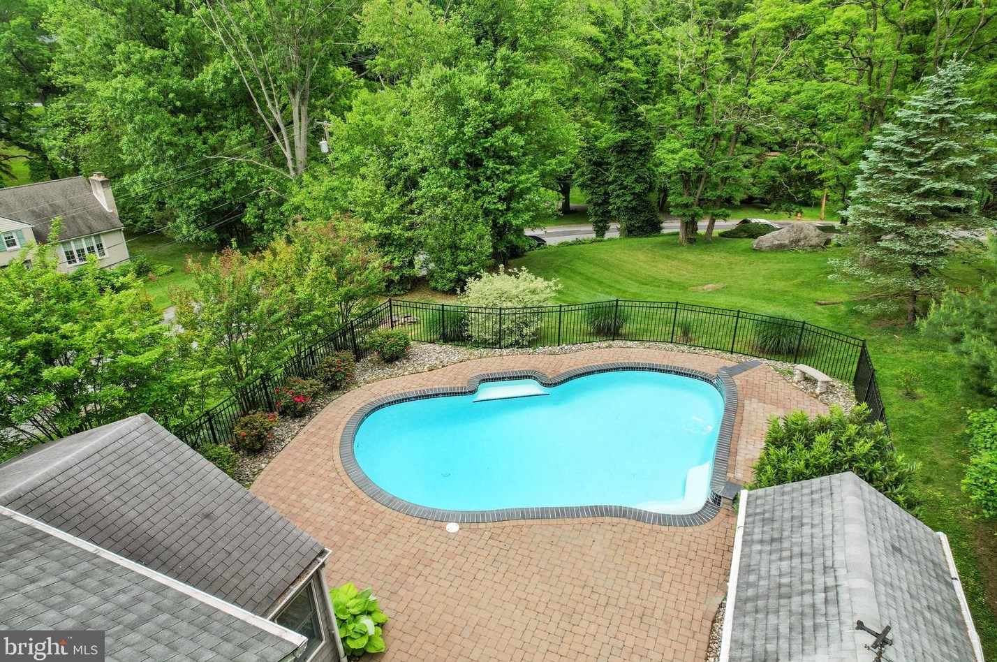 502 Braves Trail Ln, Media, PA 19063-1601