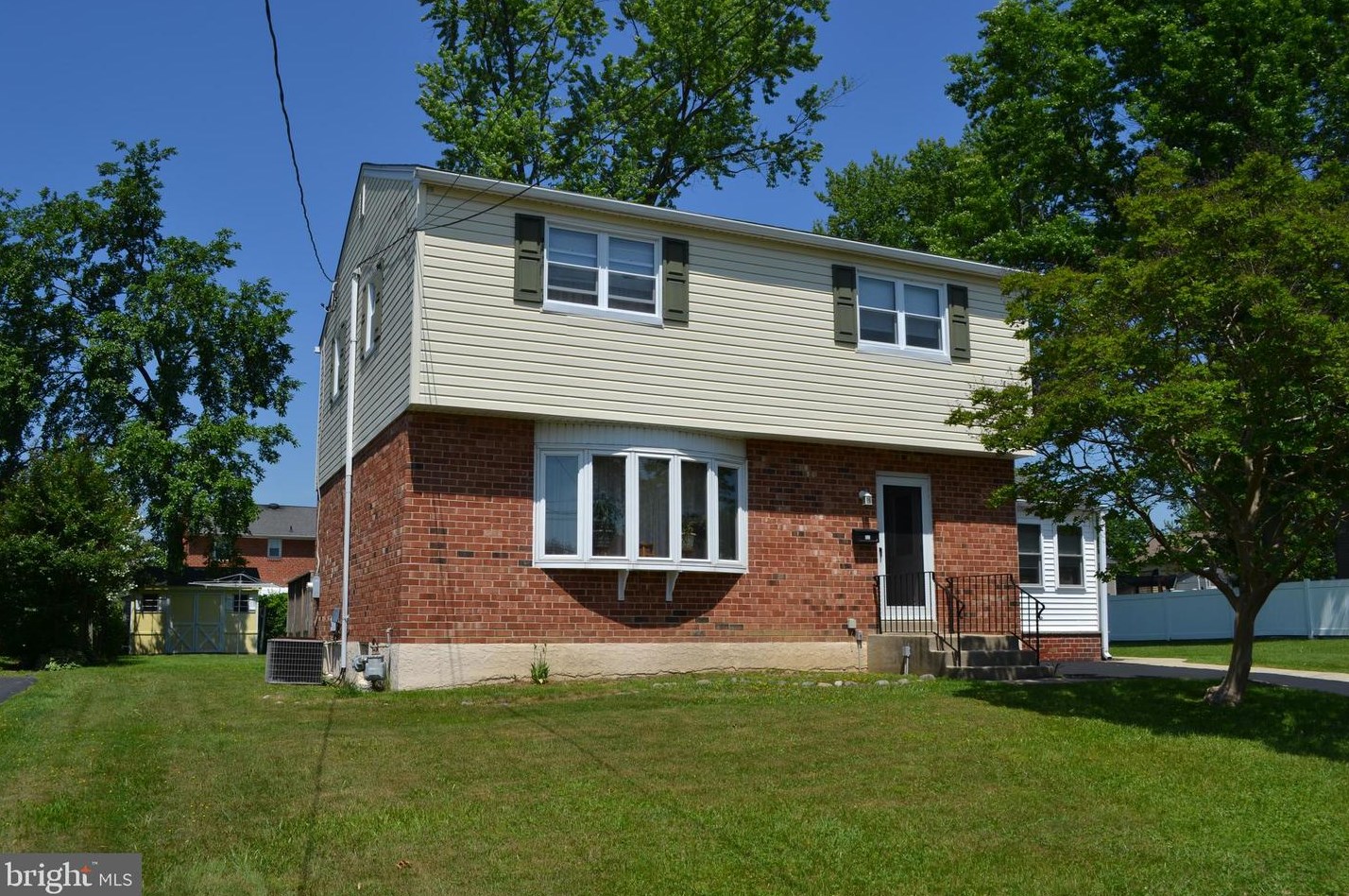 1021 9th Ave, Folsom, PA 19033