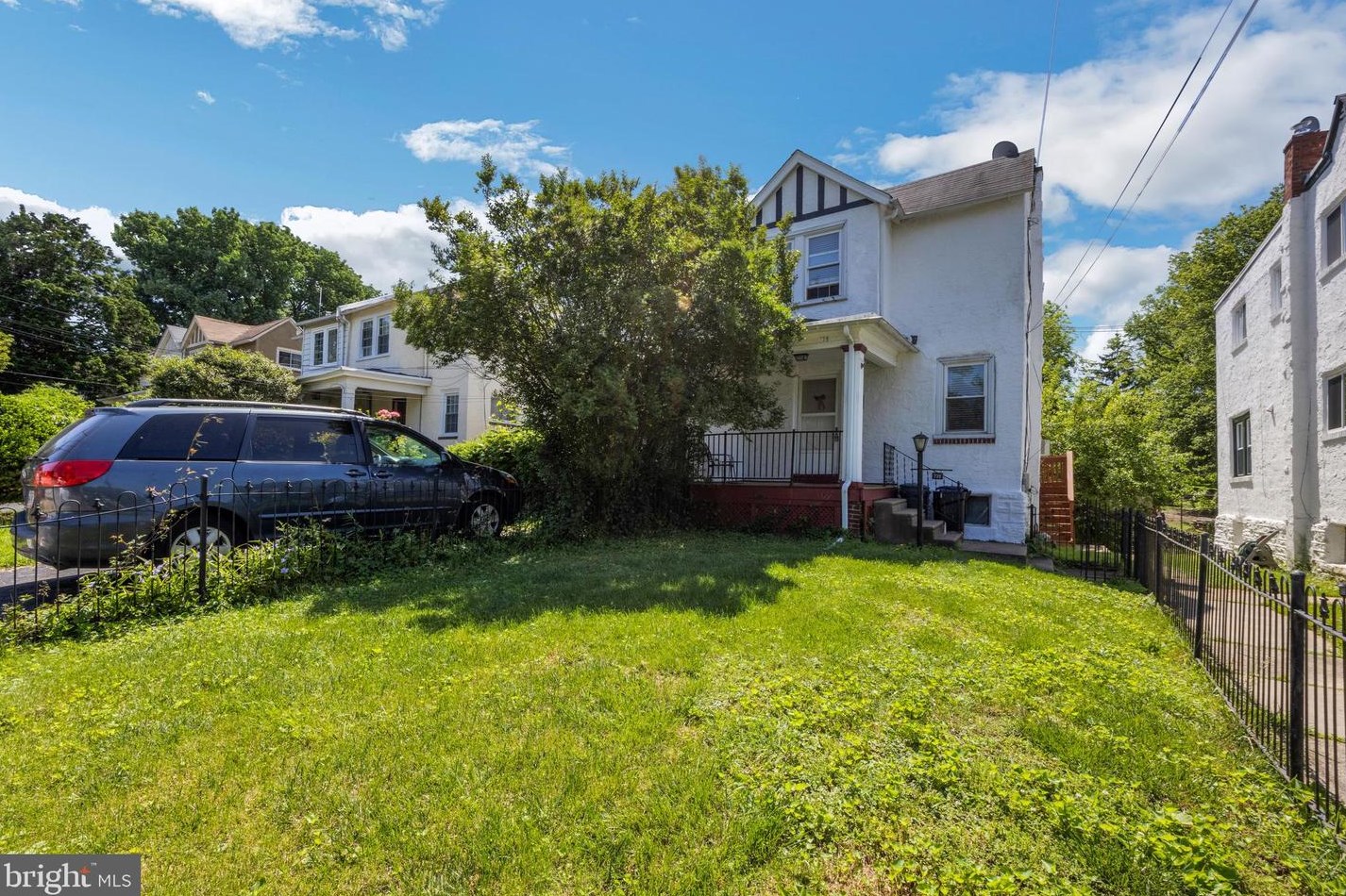 739 Humphreys Rd, Ardmore, PA 19003-2020