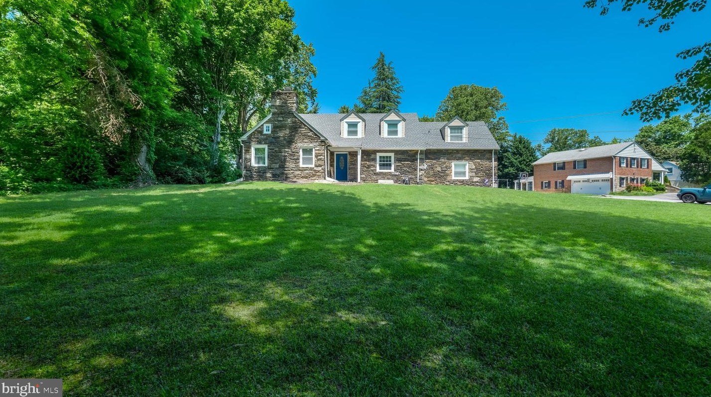 160 N State Rd, Coal Township, PA 19064