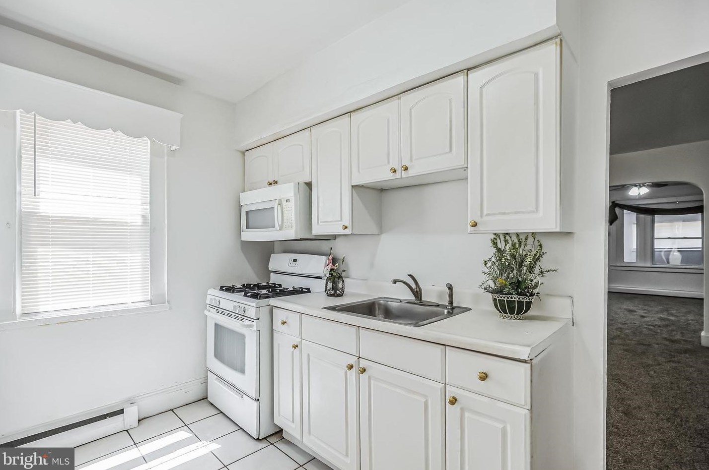 1033 Kerlin St, Chester PA 19013-4015 exterior