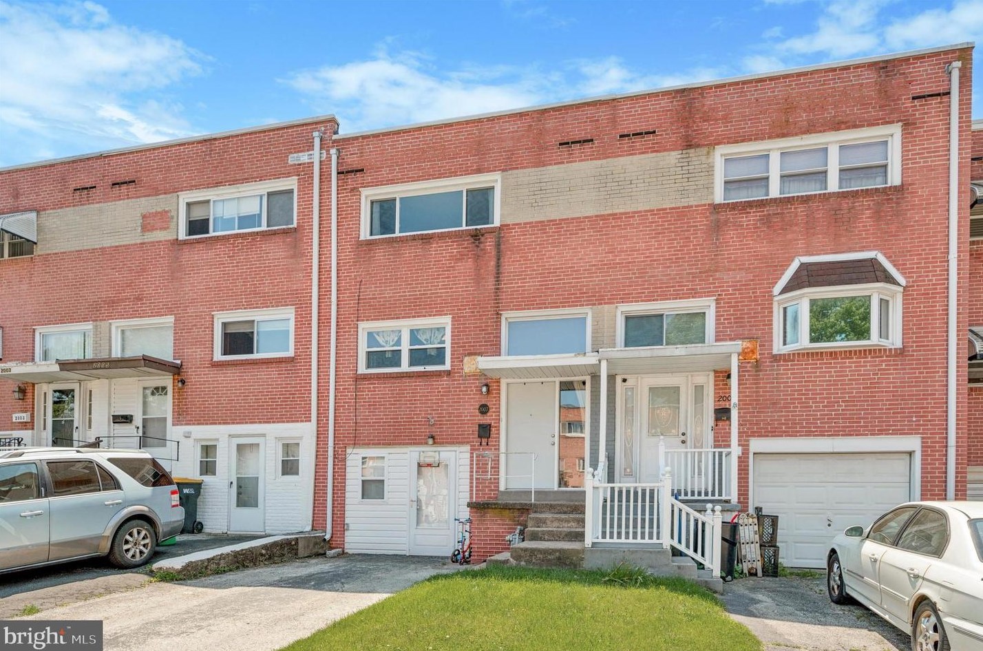 2007 Valley View Dr, Folcroft, PA 19032-1513