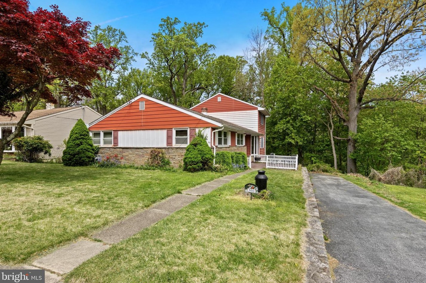 300 Avon Rd, Chester, PA 19015-3333