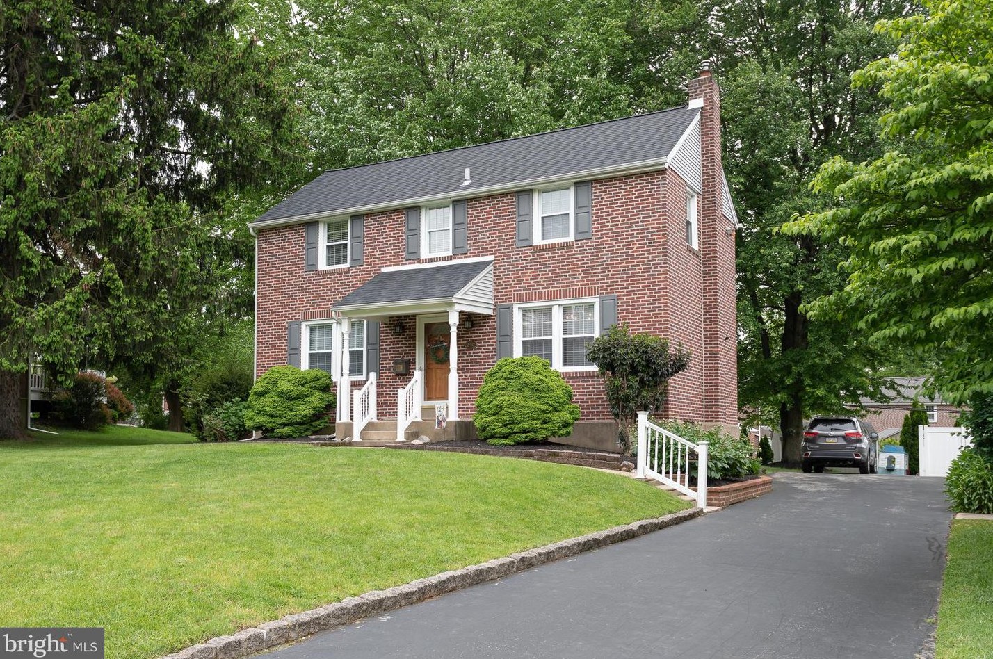 248 Colonial Park Dr, Coal Township, PA 19064