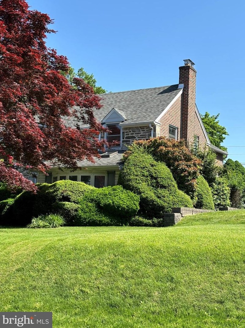 207 Sunnybrook Rd, Coal Township, PA 19064