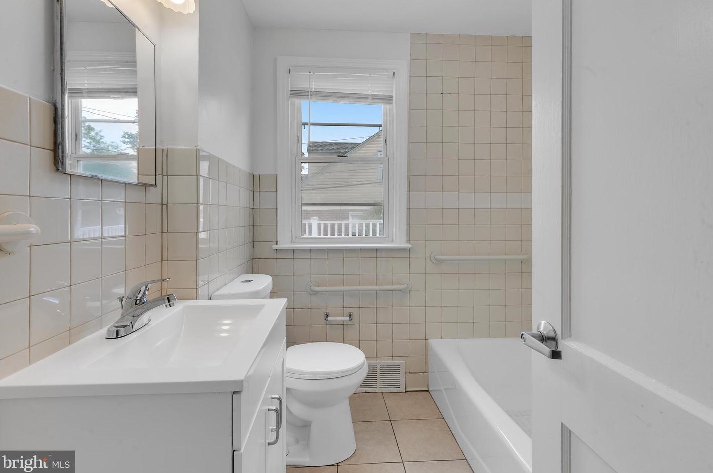 2 Fairhill Rd, Morton PA  19070-1009 exterior