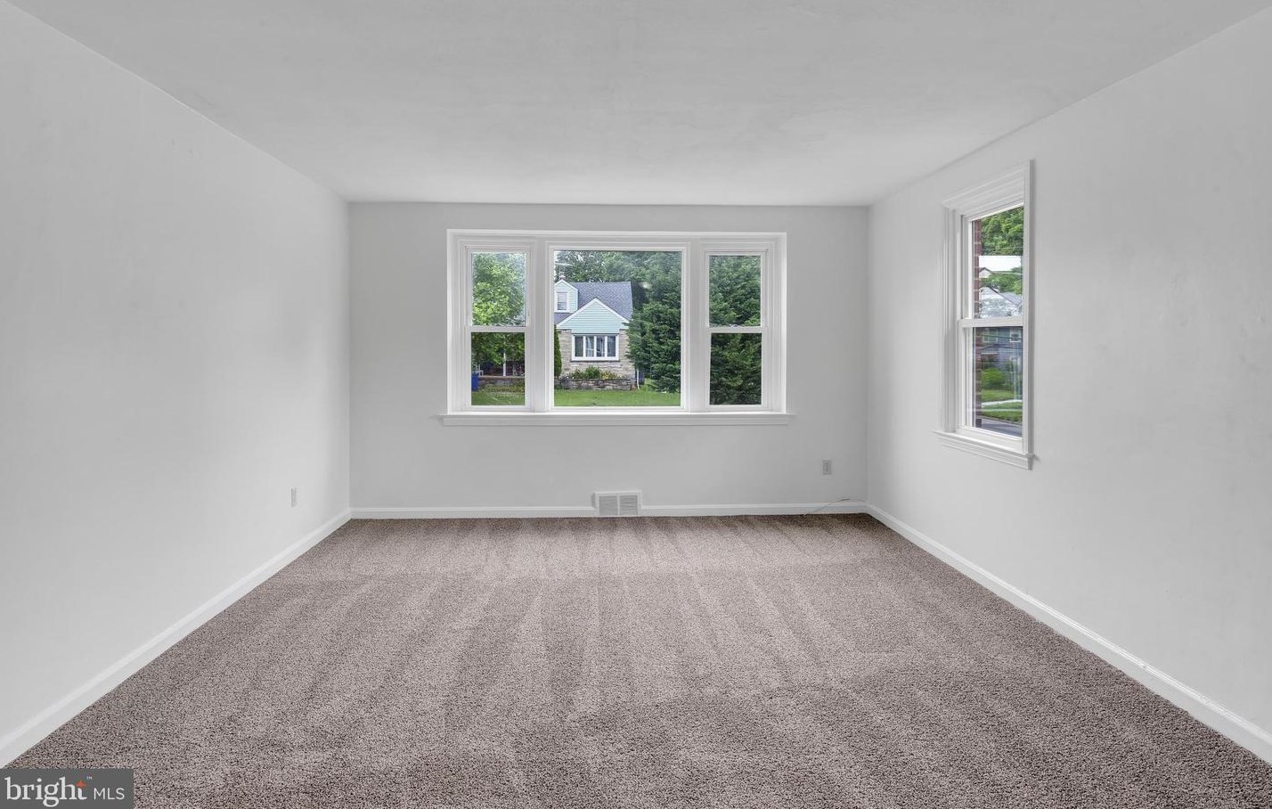 2 Fairhill Rd, Morton, PA 19070