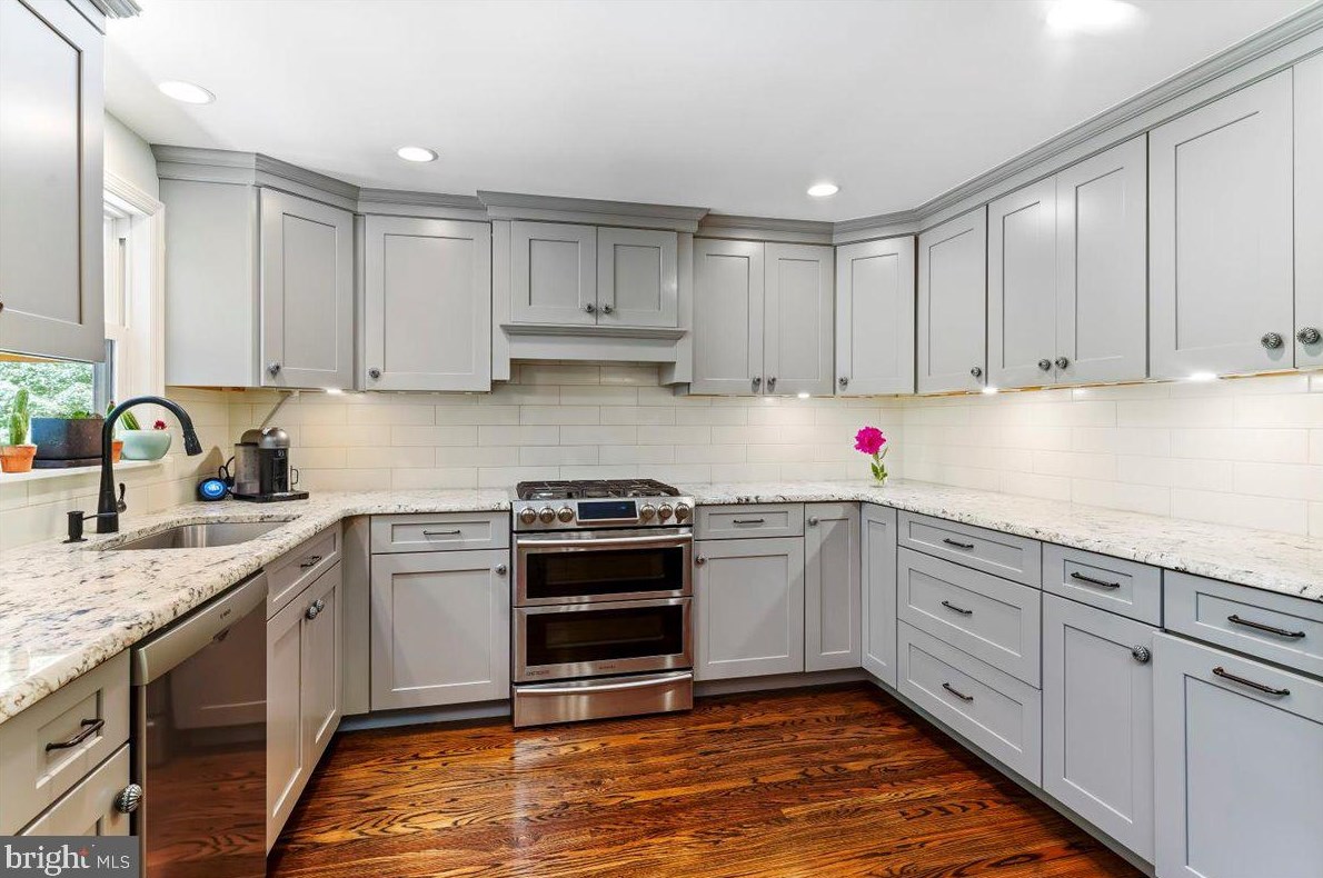 121 Paxon Holw Rd, Media PA 19063-1002 exterior