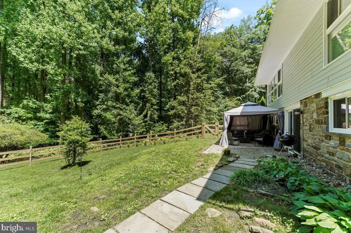 121 Paxon Holw Rd, Media PA 19063-1002 exterior