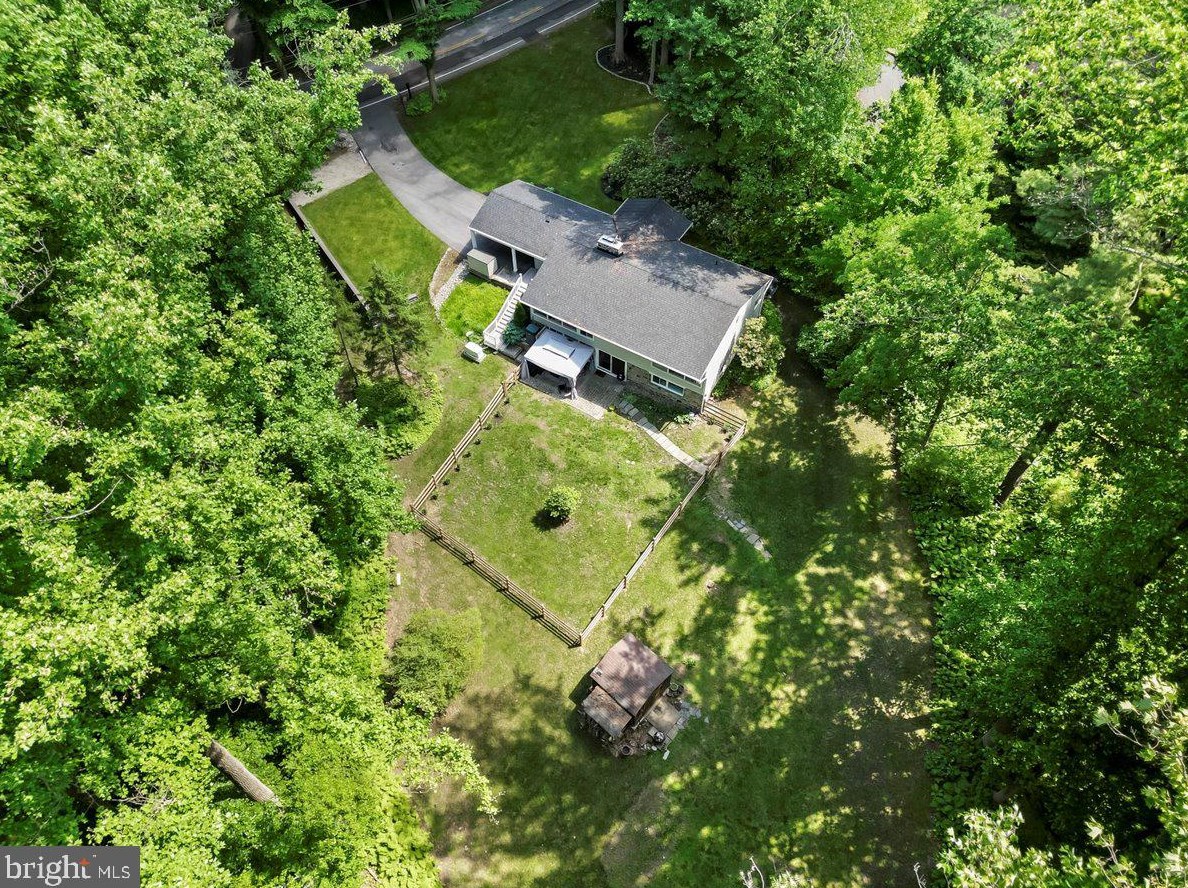 121 Paxon Holw Rd, Media PA 19063-1002 exterior