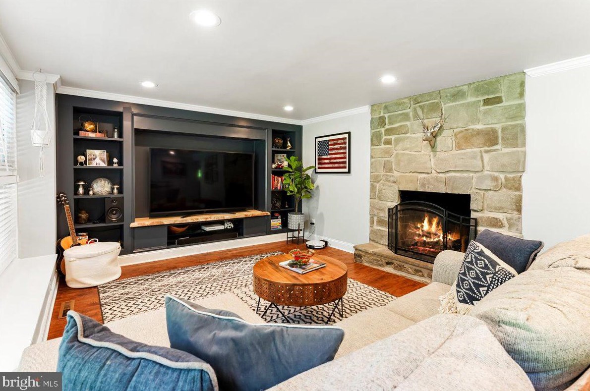 121 Paxon Holw Rd, Media PA 19063-1002 exterior