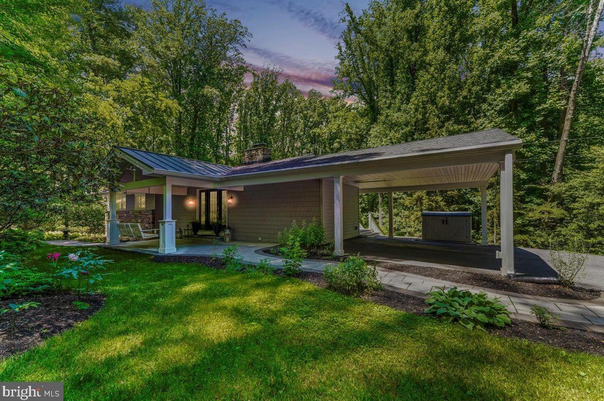 121 Paxon Holw Rd, Media PA 19063-1002 exterior