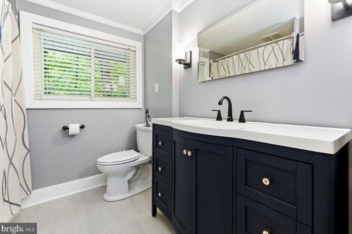 121 Paxon Holw Rd, Media PA 19063-1002 exterior