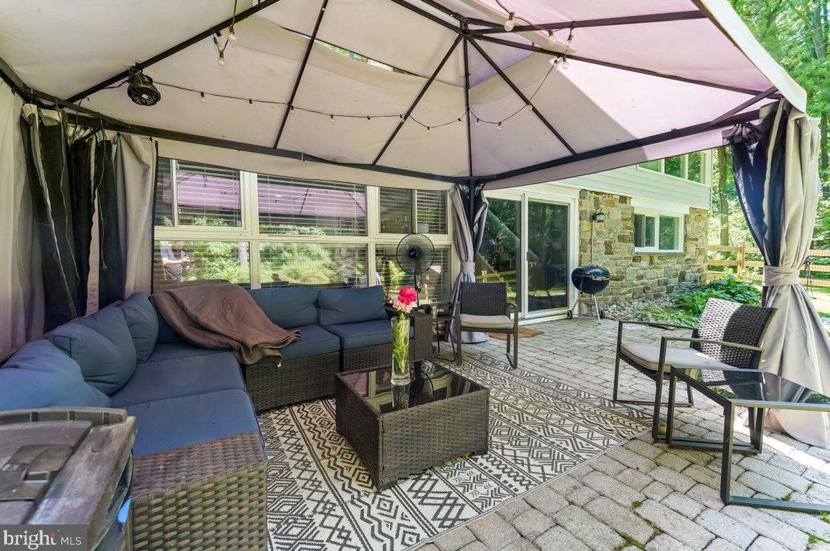 121 Paxon Holw Rd, Media PA 19063-1002 exterior