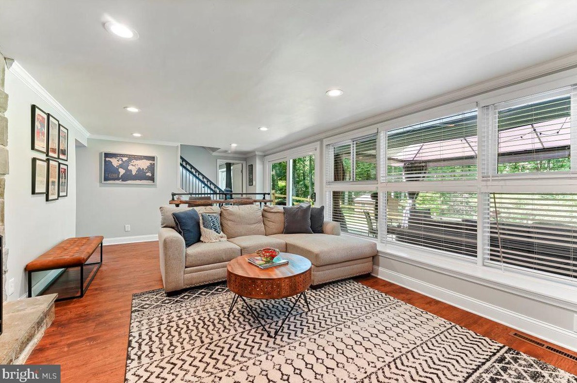 121 Paxon Holw Rd, Media PA 19063-1002 exterior