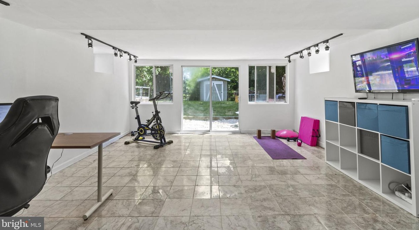 5 Foster Ave, Pittsburgh PA 15205-2352 exterior