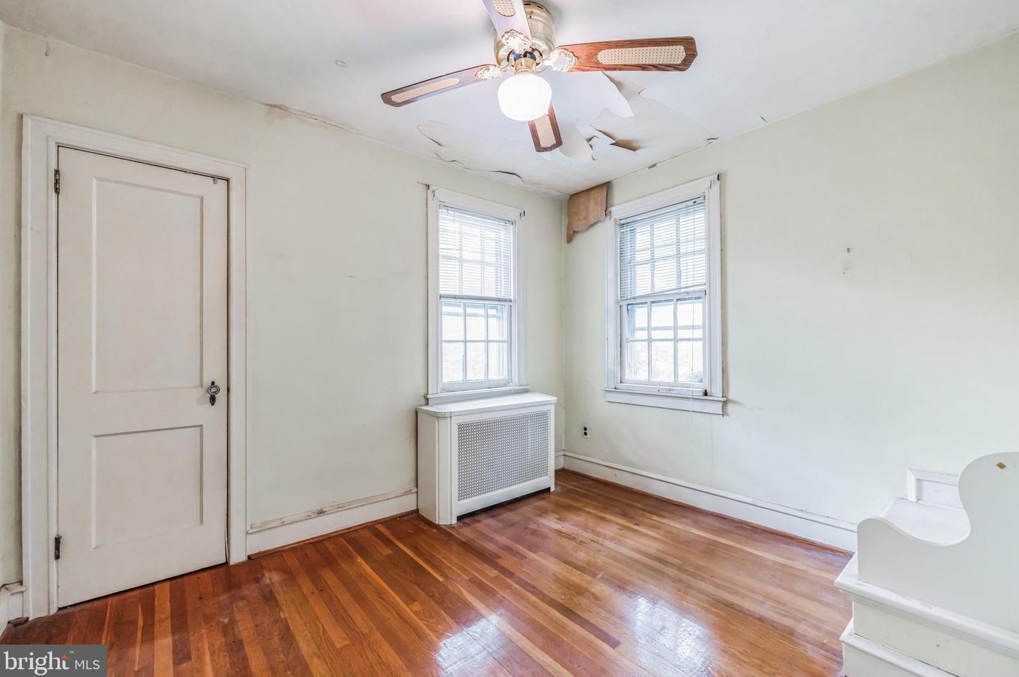 12 Golf Rd, Darby PA 19023-1314 exterior