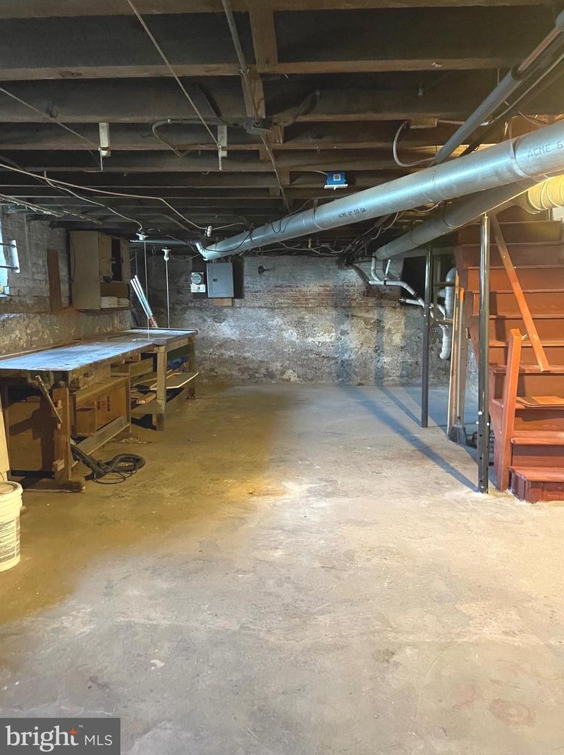 1225 9 St, Chester PA 19013-1712 exterior