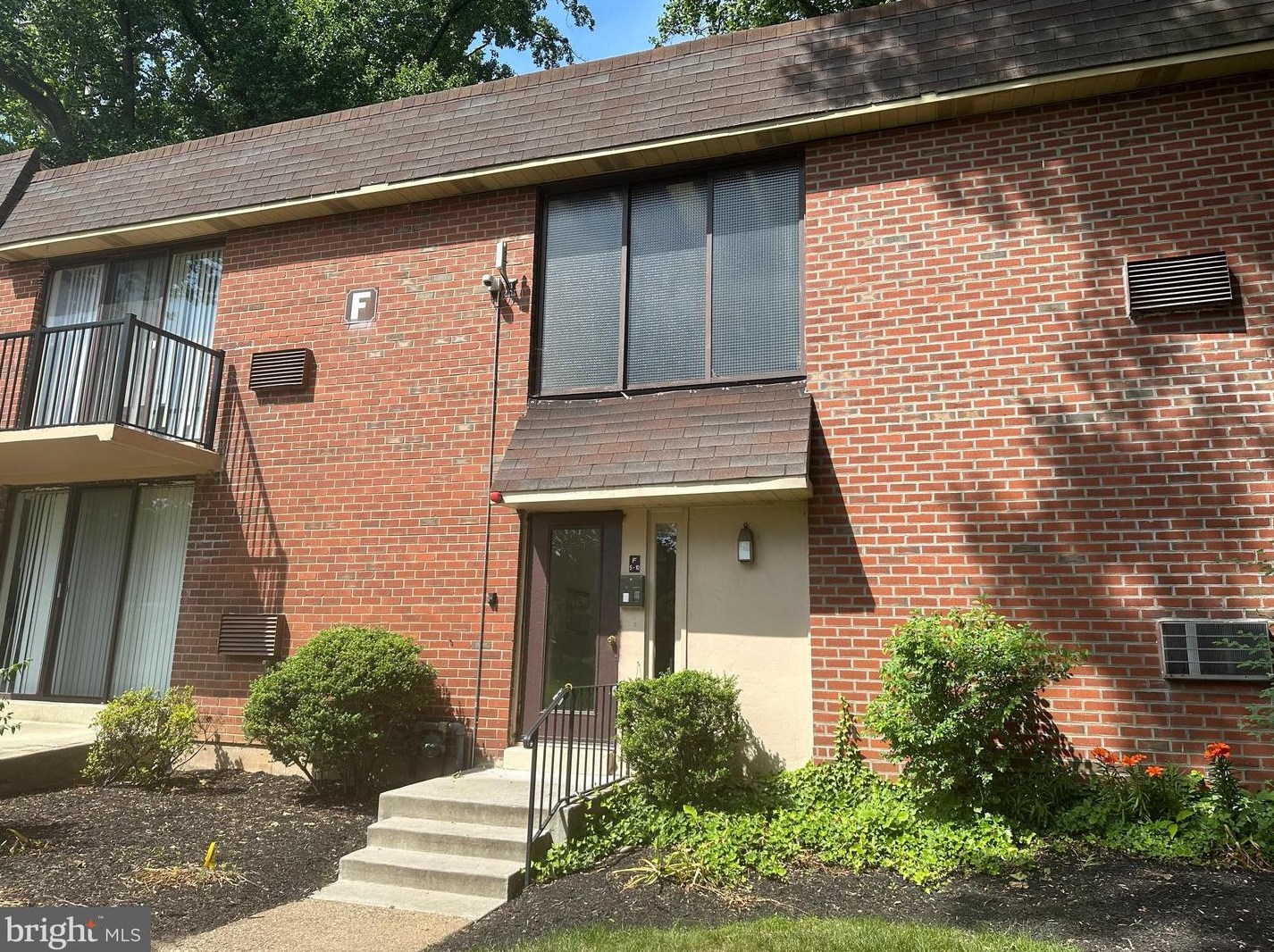 100 Glenolden Ave, Manor PA  19036-2264 exterior