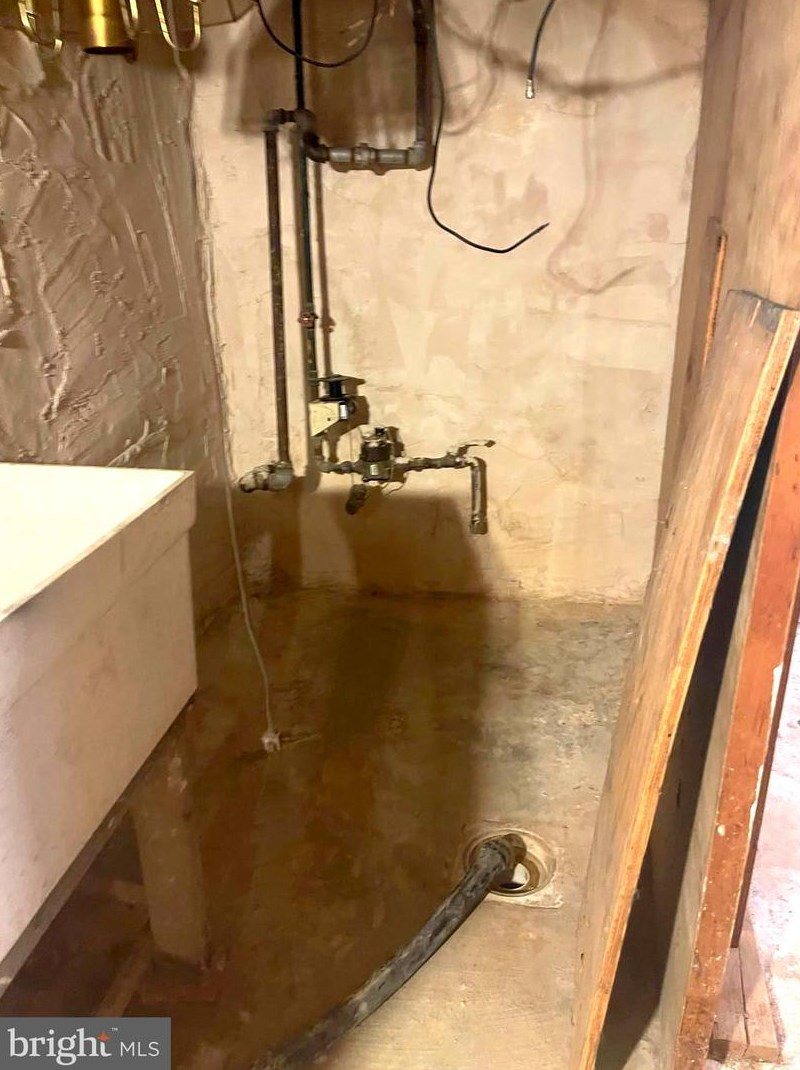 347 Taylor Ter, Chester PA 19013-4236 exterior