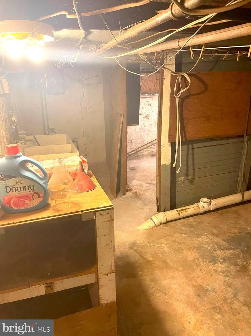 347 Taylor Ter, Chester PA 19013-4236 exterior