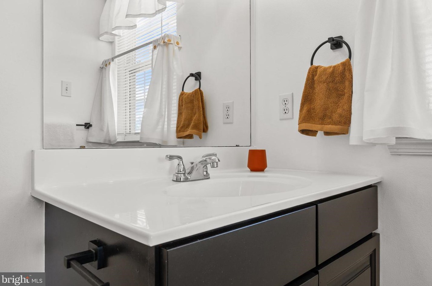 54 Steeplechase Cir, Chester PA 19014-1463 exterior