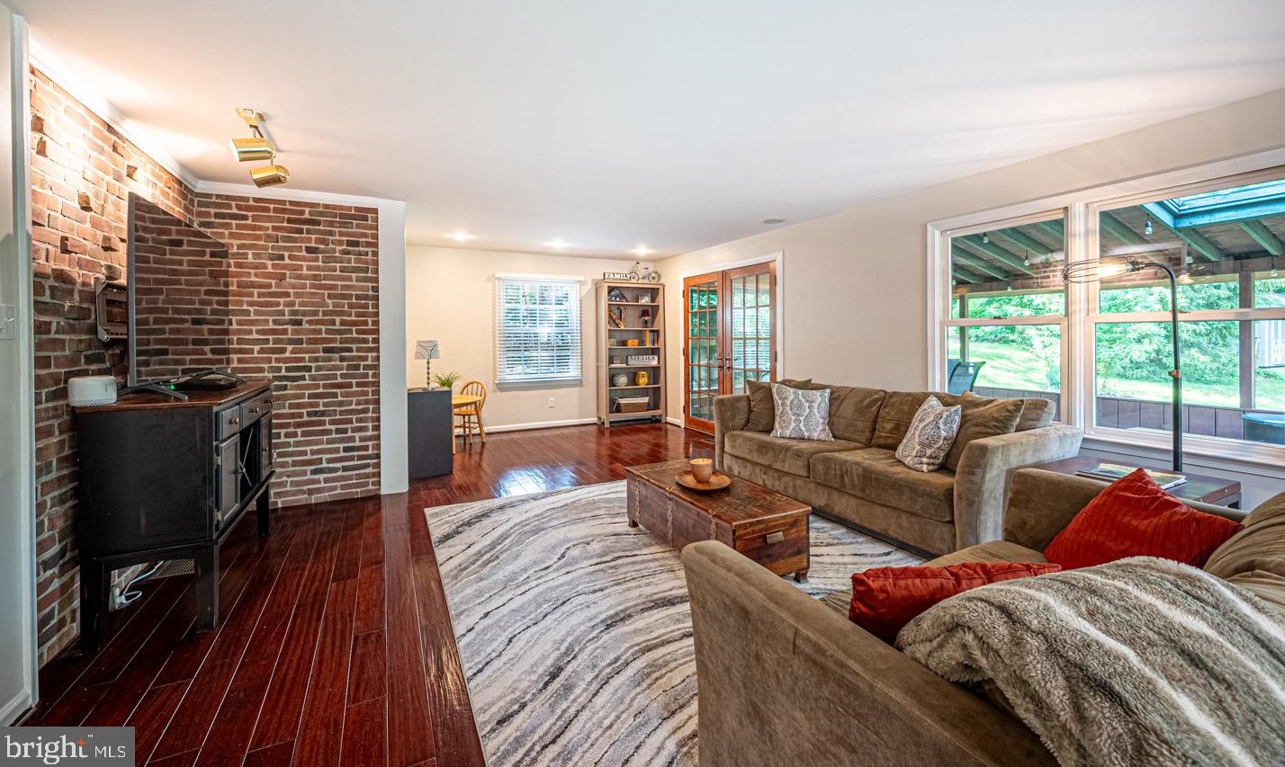 727 Hemlock Rd, Media PA 19063-1709 exterior