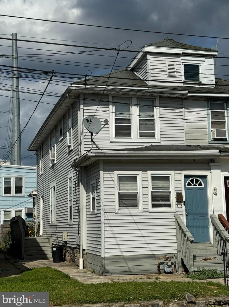 1455 Yates Ave, Boothwyn, PA 19061-4354
