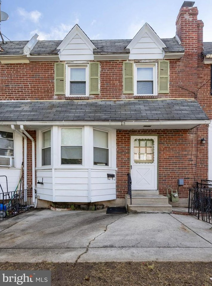 69 Springton Rd, Upper Darby, PA 19082-4822