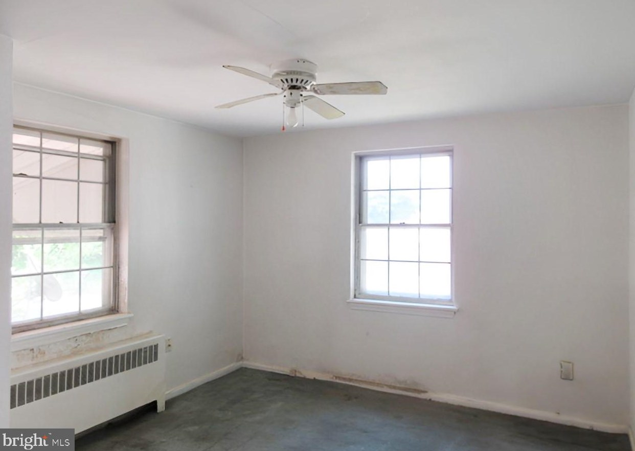 213 Elkinton Ave, Chester PA 19013-5027 exterior