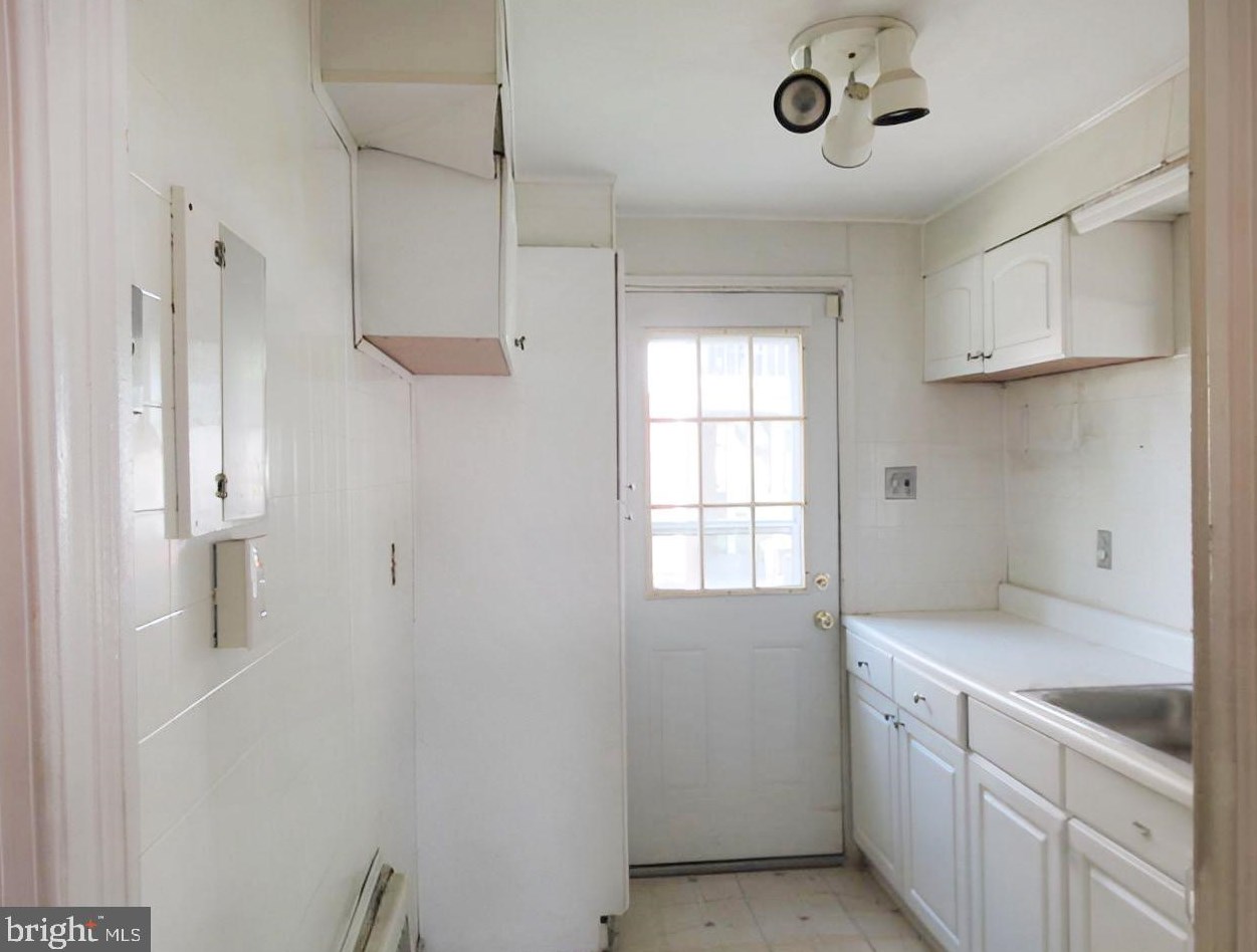 213 Elkinton Ave, Chester PA 19013-5027 exterior