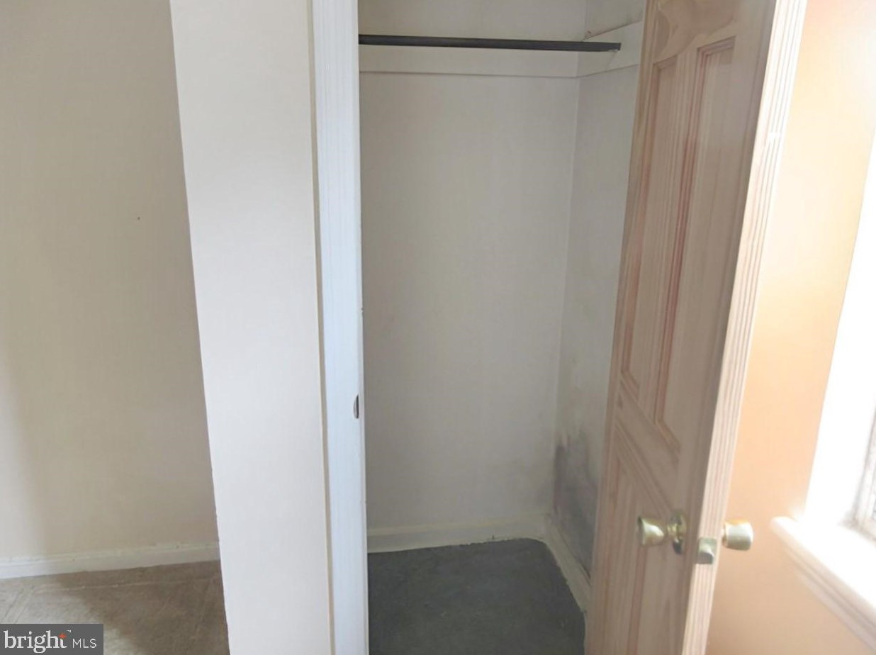 213 Elkinton Ave, Chester PA 19013-5027 exterior