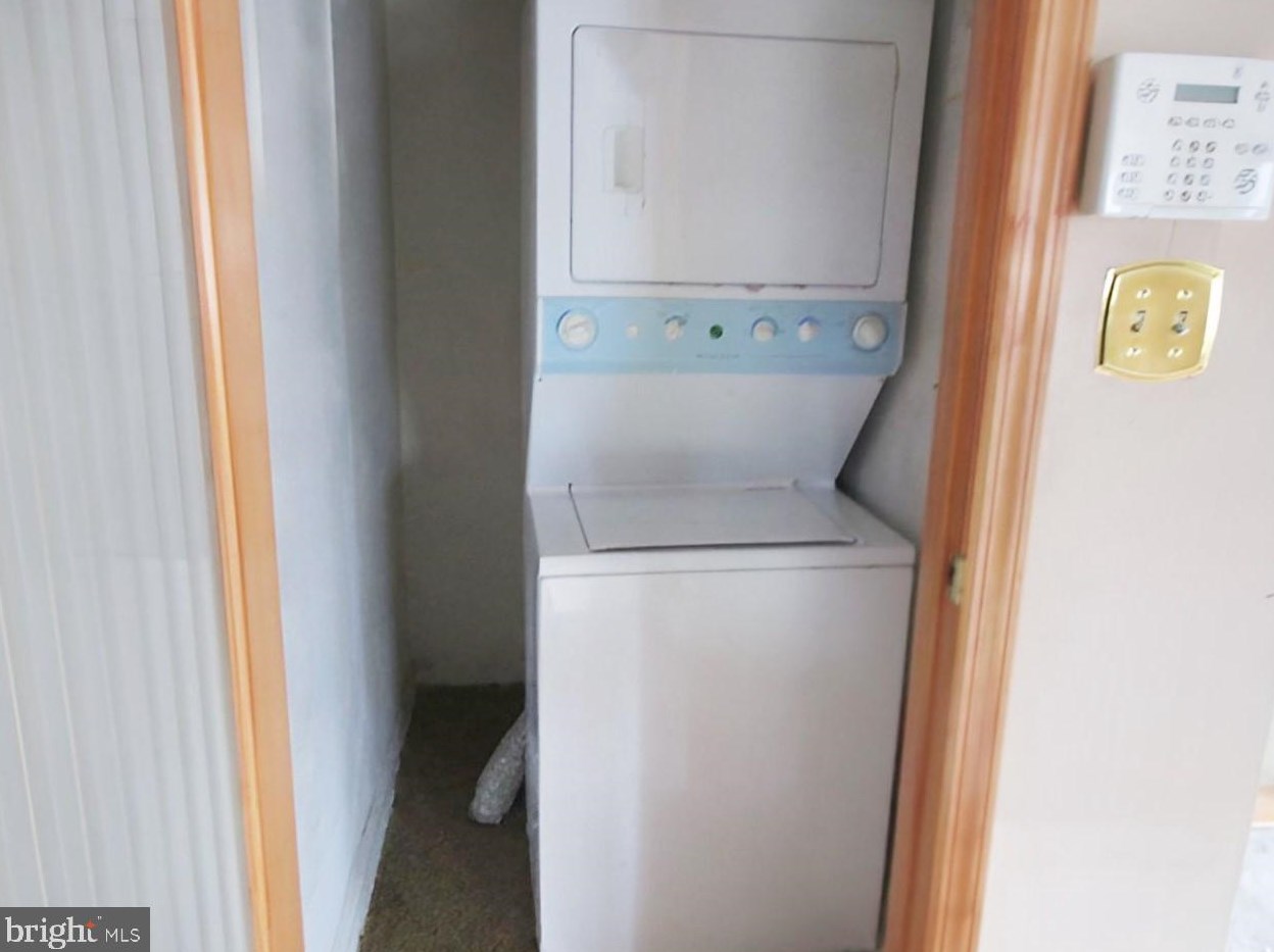 213 Elkinton Ave, Chester PA 19013-5027 exterior