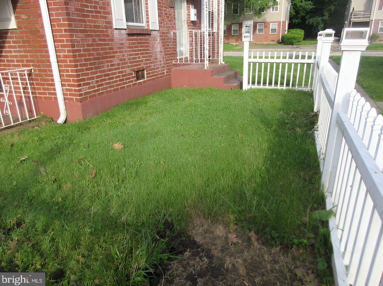 213 Elkinton Ave, Chester PA 19013-5027 exterior