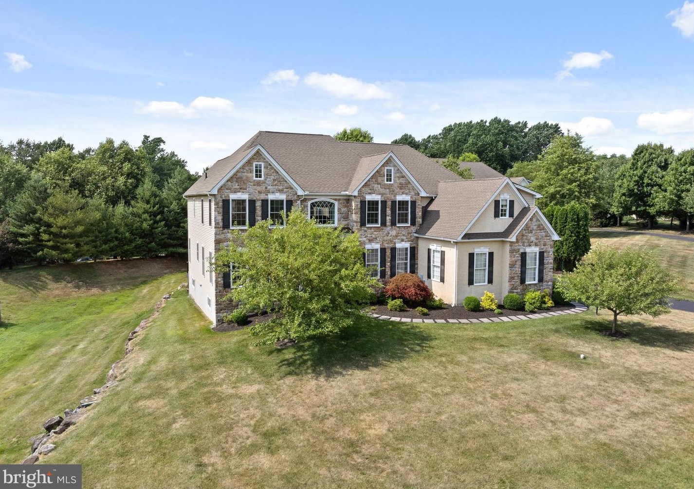 1130 Darczuk Dr, Boothwyn, PA 19060