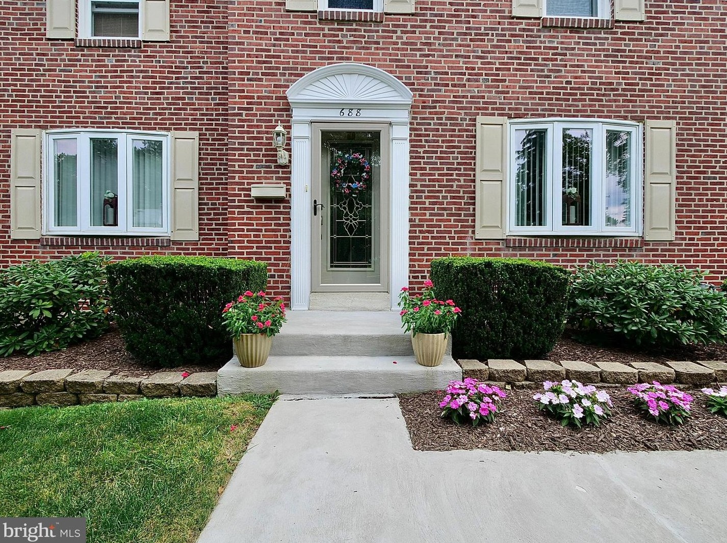 688 N Bishop Ave, Coal Township, PA 19064