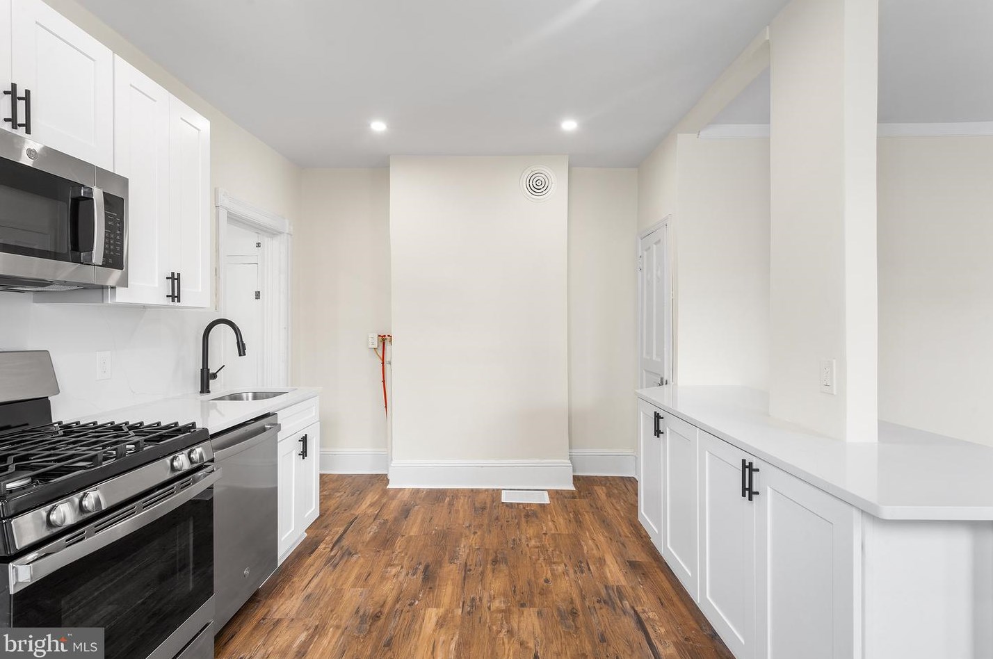 812 St, Darby PA 19023-3925 exterior