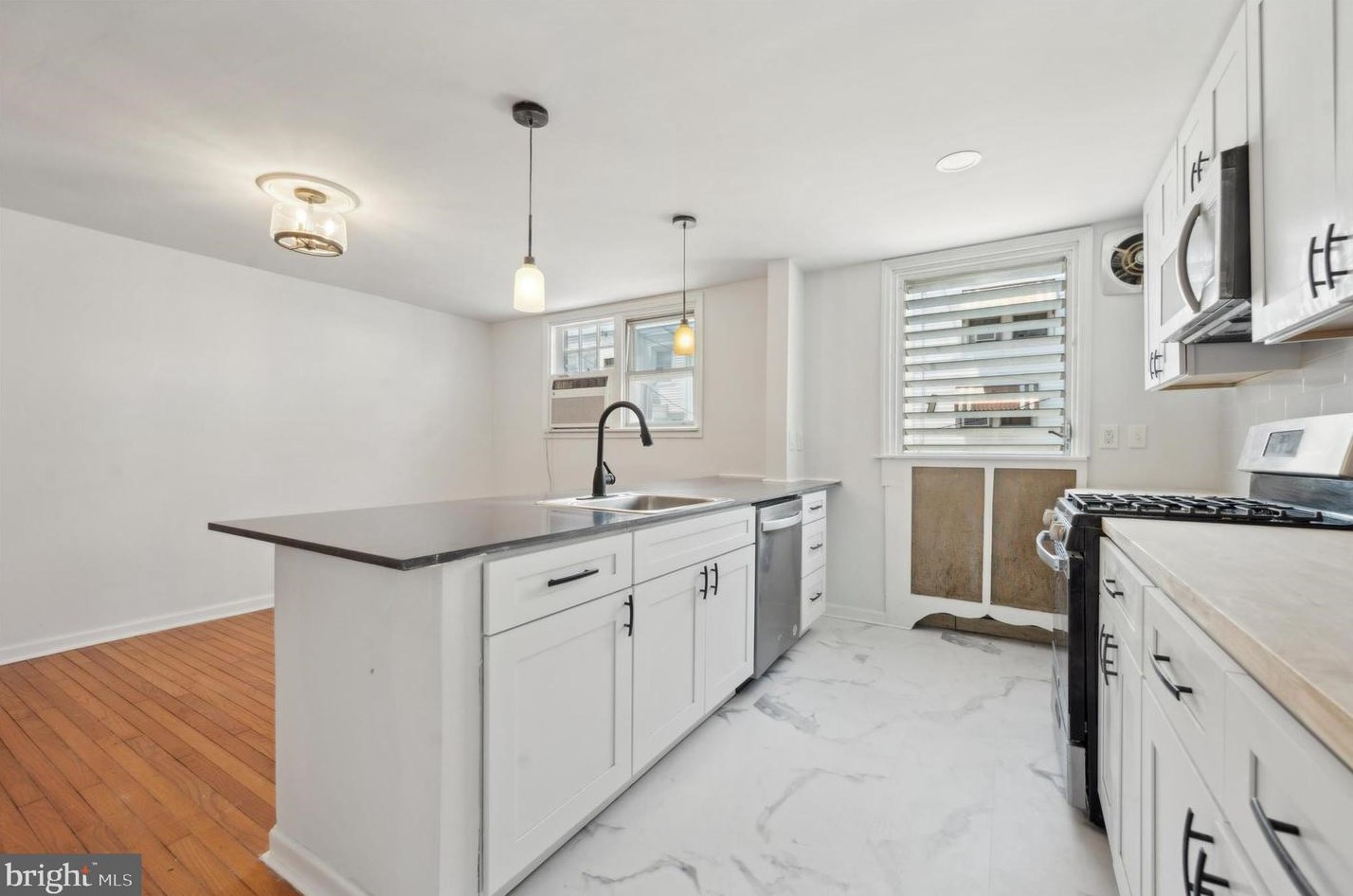 146 Richfield Rd, Upper Darby PA  19082-4109 exterior