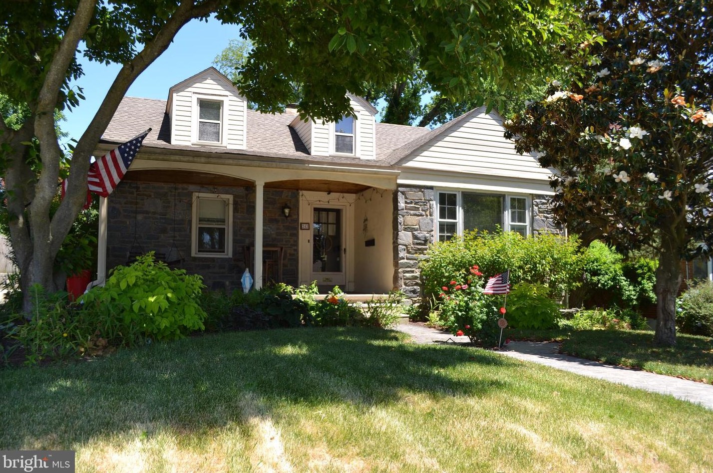 243 Hawthorne Rd, Morton, PA 19070