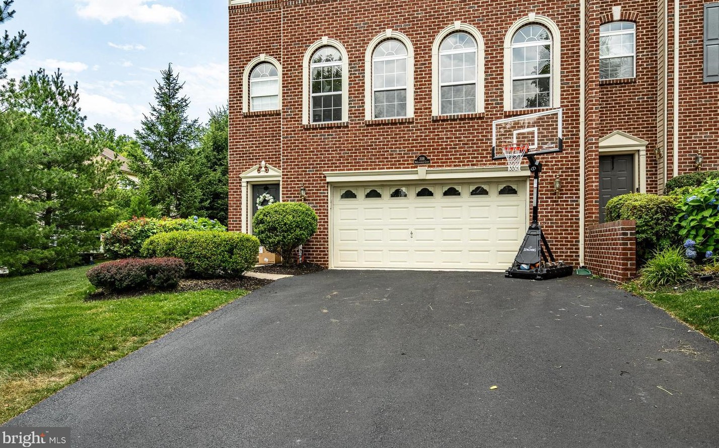 3118 Mclaughlin Ct, Boothwyn, PA 19060