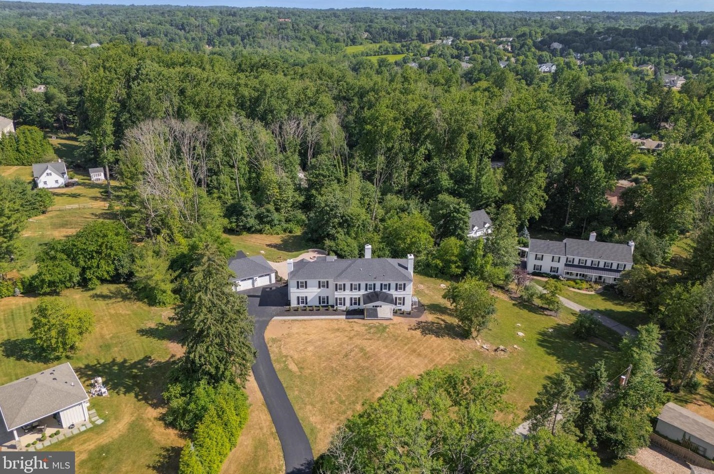 607 Golf Club Rd, Newtown Square, PA 19073