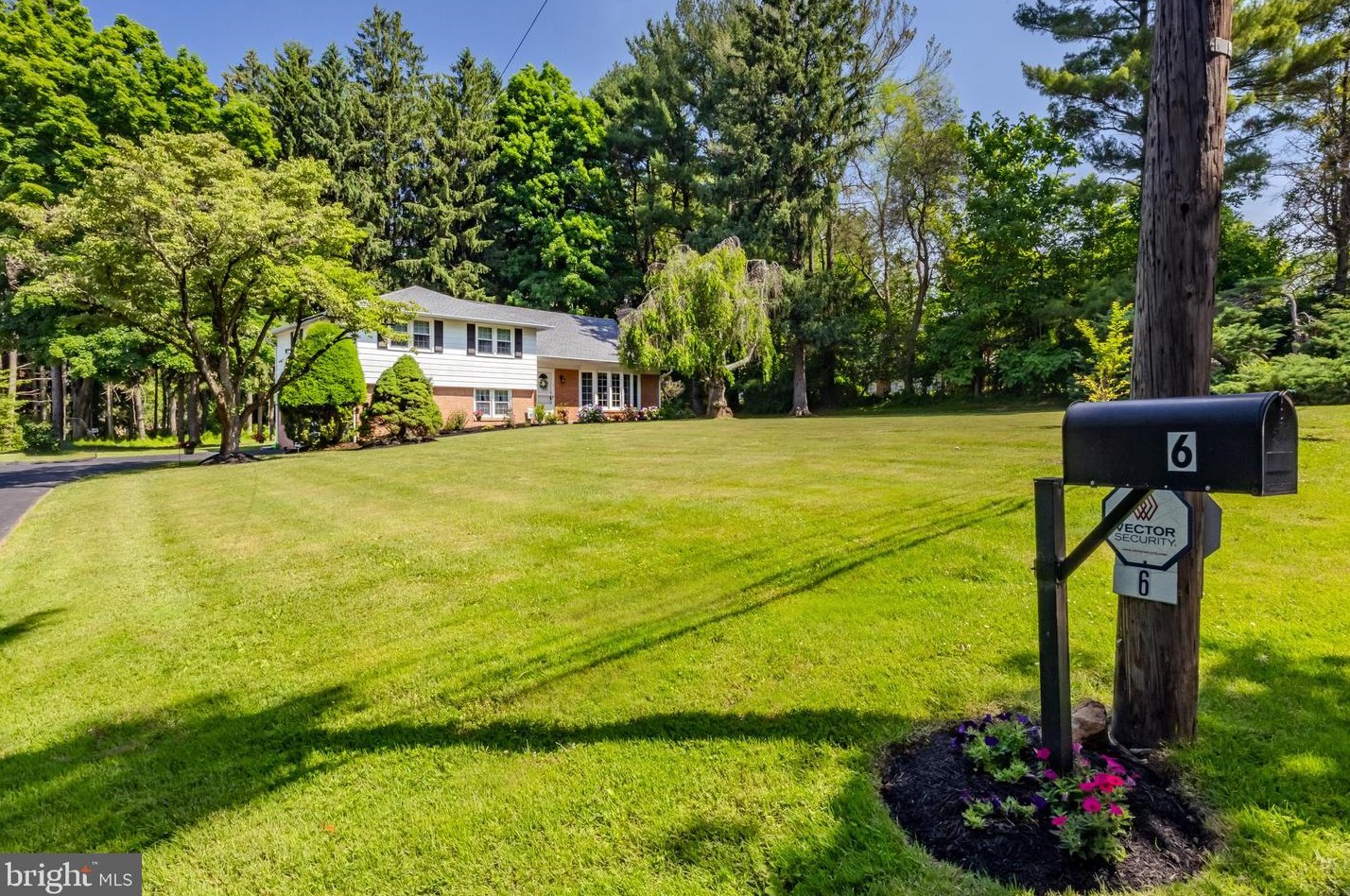 6 College Ave, Haverford, PA 19041-1129