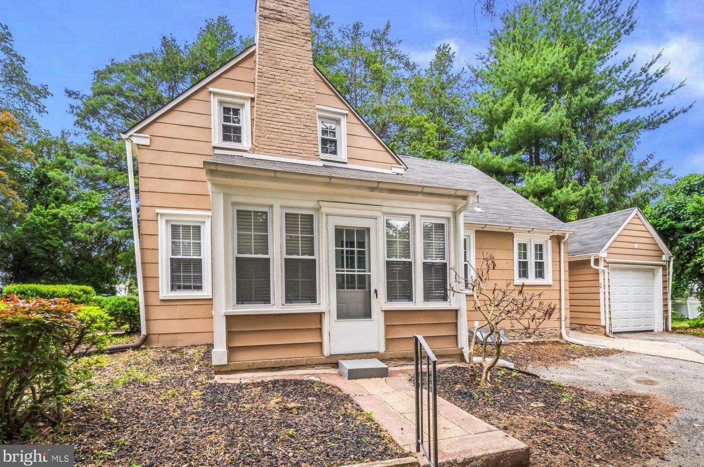 357 E Springfield Rd, Coal Township, PA 19064